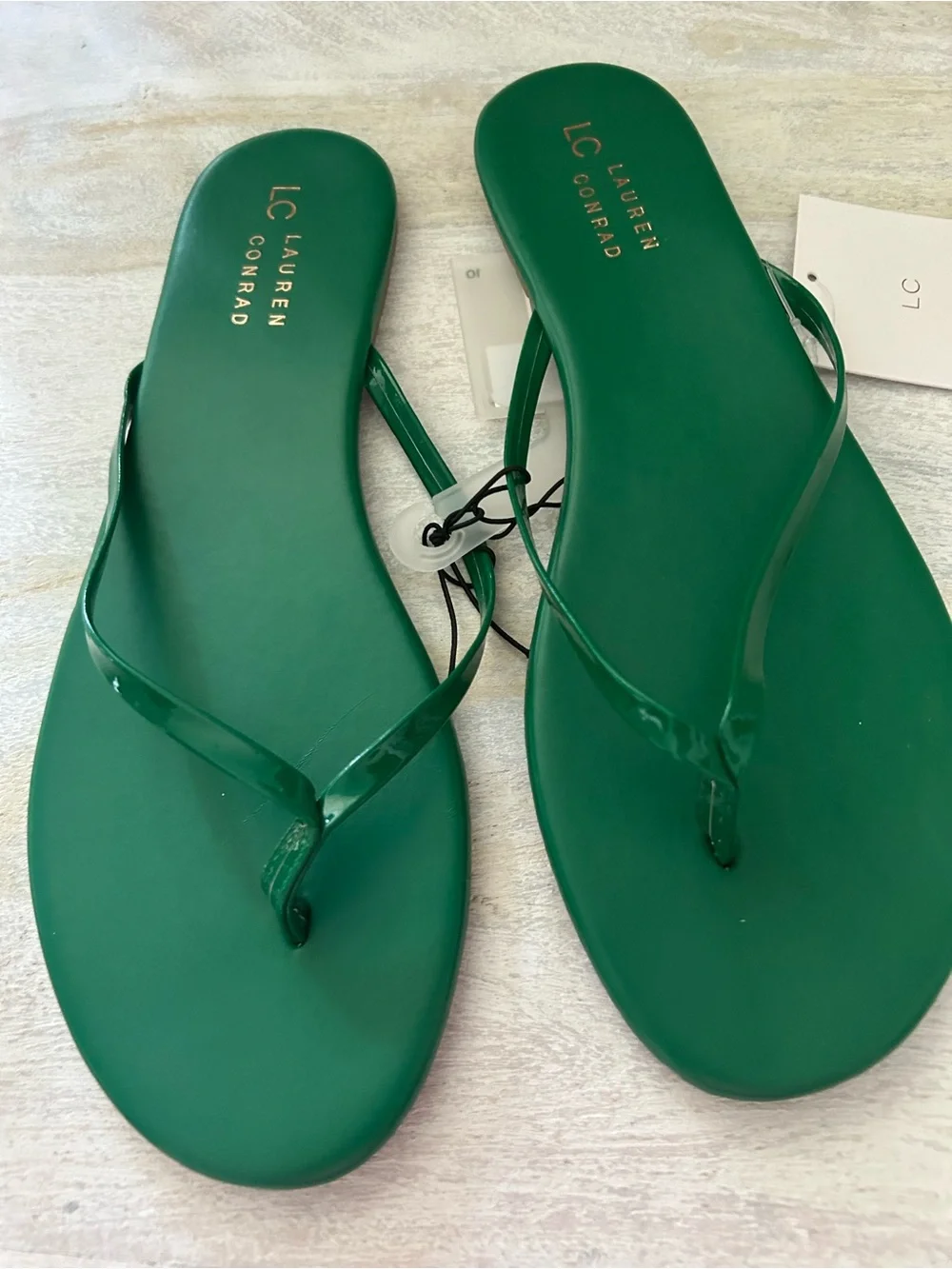 NWT LC Lauren Conrad Green Thong Sandals 10 Style Honeygreen